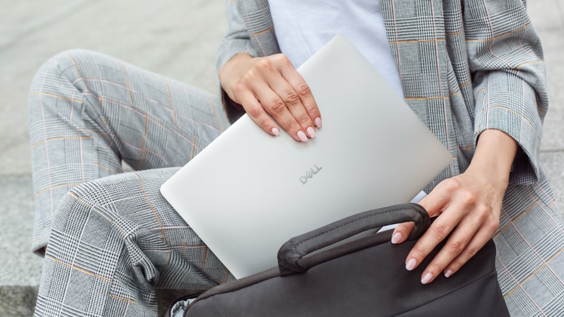 Dell Latitude 5550 15.6″ FHD Display Intel Core Ultra 5 125U 16GB RAM 512GB SSD Windows 11 Pro 64 bit 3 Year Pro Support