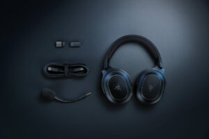 Razer Barracuda X Chroma Wireless Gaming Headset Black 4 Razer Barracuda X Chroma wireless headset with HyperClear microphone and long battery life