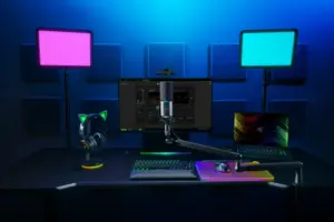 Razer Seiren V3 Pro Dynamic Microphone Black 2 Razer Seiren V3 Pro Black dynamic microphone with XLR and USB Type-C connectivity